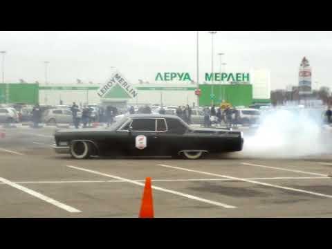 Cadillac Deville. Ретро-ралли «Осенний джаз». Воронеж. 05.11.2017.